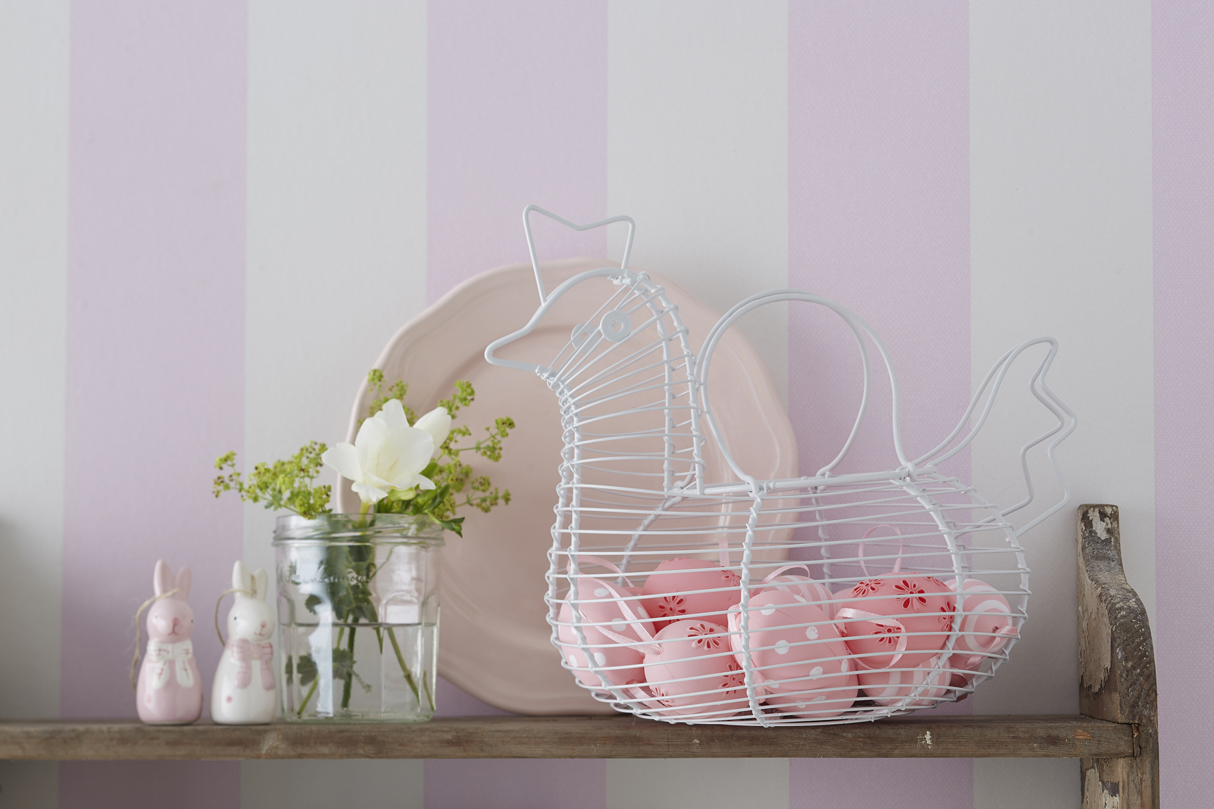 The Contemporary Home - farmhouse egg wire basket
