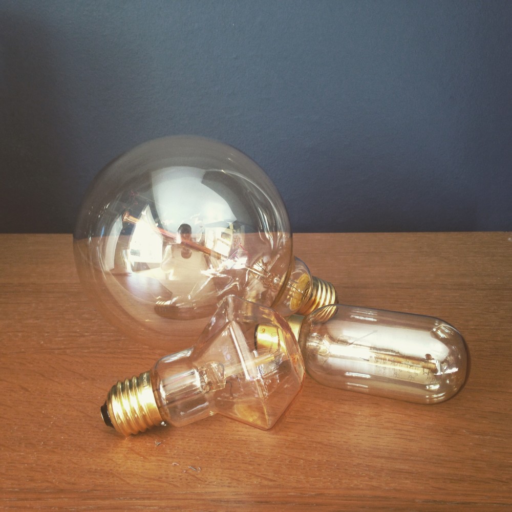retro filament light bulbs