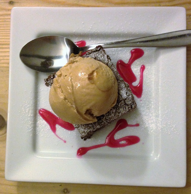 Chocolate brownie penut butter ice cream