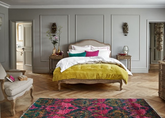 feather-and-black-sienna-bed