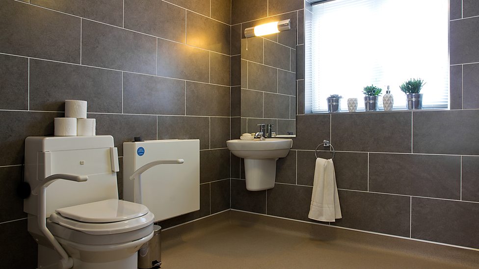 Accessible bathroom design DIY SOS